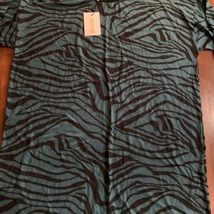 NWT BRAND NEW OVERSIZED T SHIRT DRESS